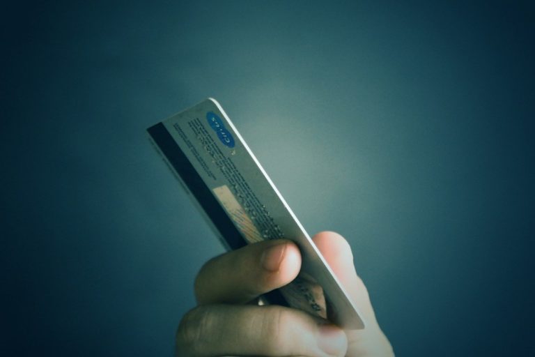 eToro to launch eToro debit card in