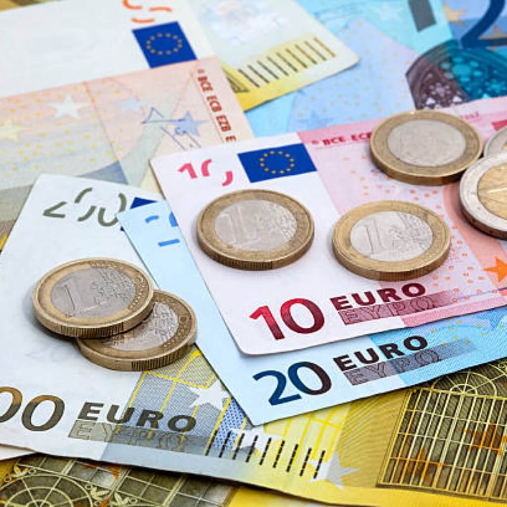 Euro's troubles unveil Europe's economic fears